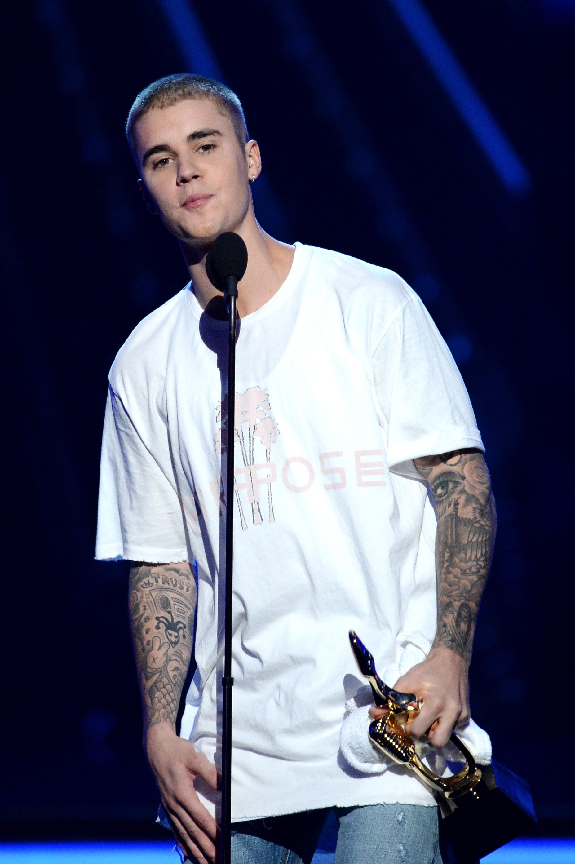 Justin Bieber accepts the Top Male Artist award onstage during the 2016 Billboard Music Awards at T-Mobile Arena on May 22, 2016 in Las Vegas