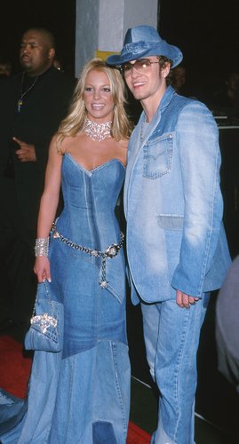 Then ‘it’ couple Britney Spears and Justin Timberlake got the blues with matching denim outfits at the 28th Annual American Music Awards in Los Angeles, Cali., on January 8, 2001
