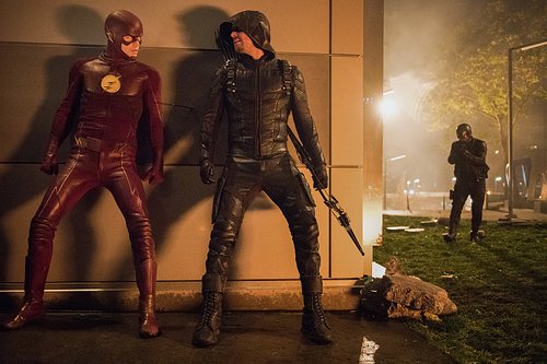 Grant Gustin as Barry Allen/The Flash and Stephen Amell as Oliver Queen/The Green Arrow in 'The Flash' Season 3, Episode 8 -- 'Invasion' (Part 2 of the crossover event 2016)