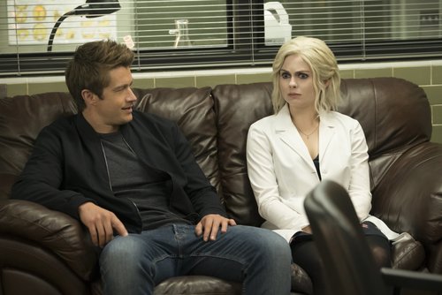 Robert Buckley as Major and Rose McIver as Liv Moore in 'iZombie'