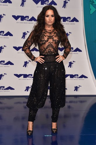 Demi Lovato attends the 2017 MTV Video Music Awards at The Forum on August 27, 2017 in Inglewood, Calif.