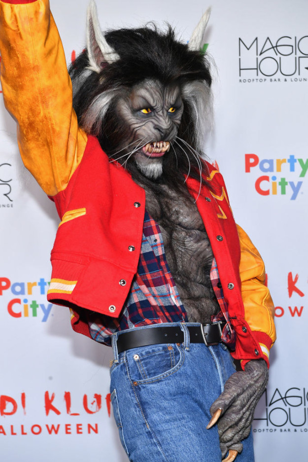 Klum struck a classic Jackson pose, clearly feeling the vibe and channeling her inner werewolf/pop star.