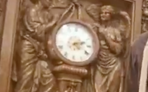 It's a little grainy, but that clock reads 2:20. Rose and Jack unite again at 2:20. You're probably thinking, "so what?"