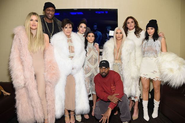 Now, in case ya didn't know, the Kardashian-Jenner family is paid one (gigantic) lump sum for their reality show, Keeping Up With the Kardashians — and it's up to the family to split it up however they see fit.